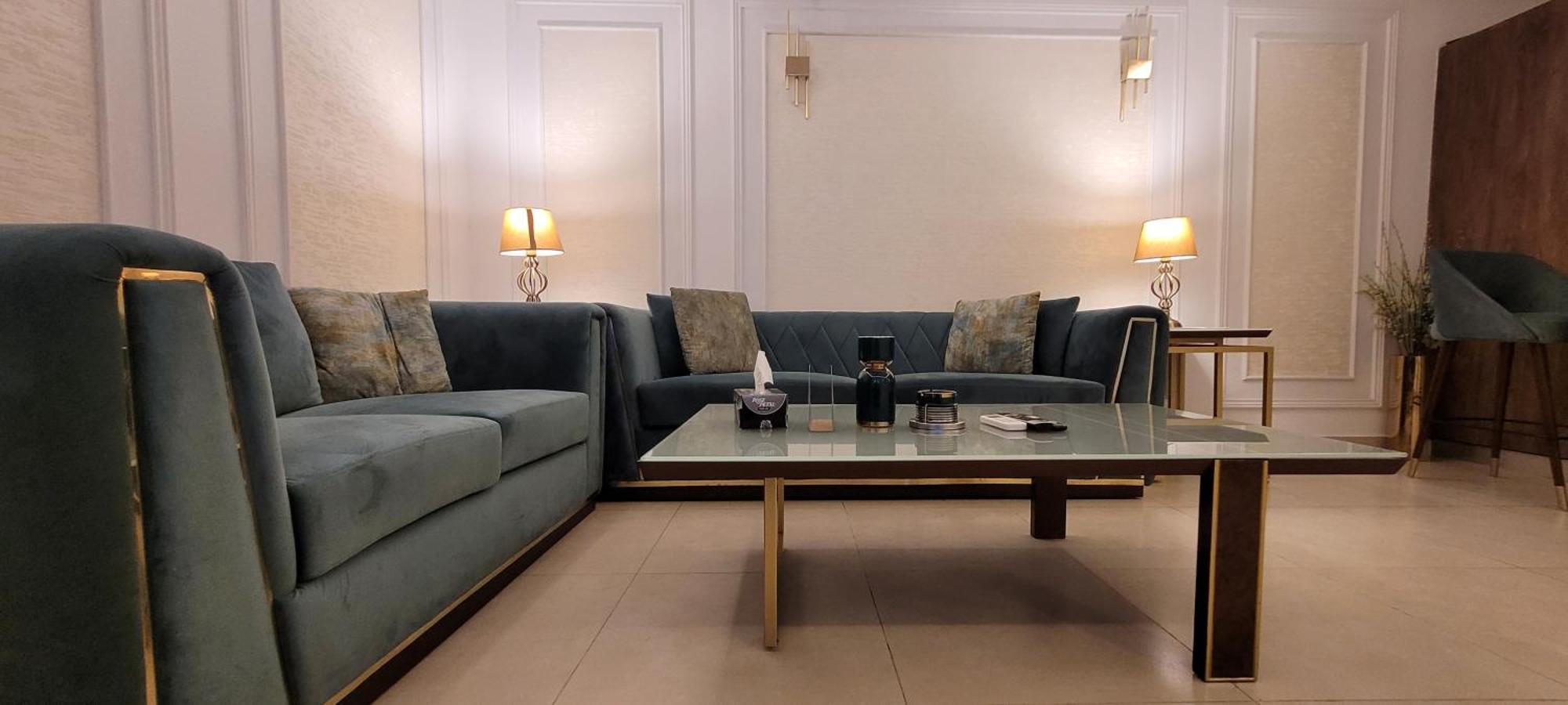 Goldcrest Luxury Apartments Lahore Buitenkant foto